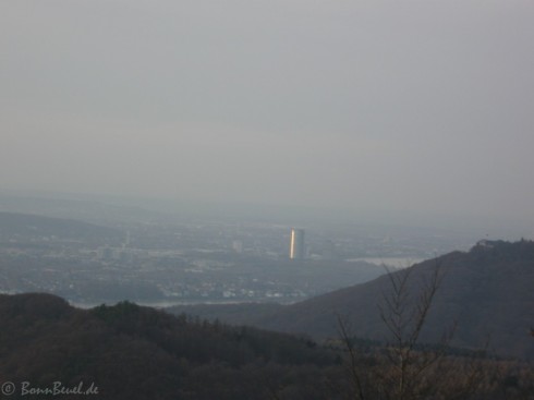 Bonn: Postturm, Rhein