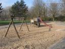 Spielplatz mit Rutsche