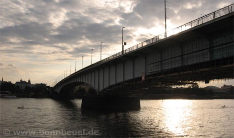 Sonneuntergang Kennedybrücke Bonn Beuel