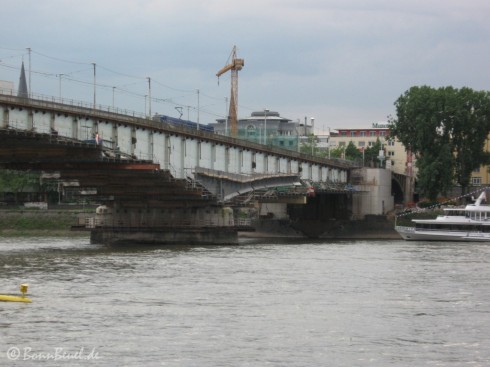 Bonn: Stahlträger am Brückenpfeiler (19.05.09)