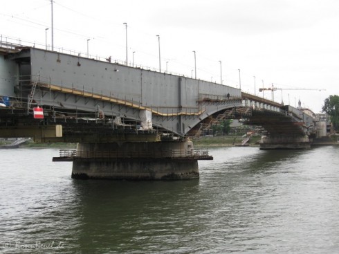 Bonn Kennedybrücke Brückenpfeiler Beuel - 05.06.09