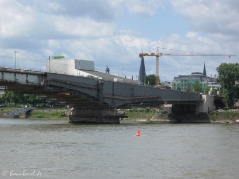 Kennedybrücke Nordseite - Blickrichtung Bonn