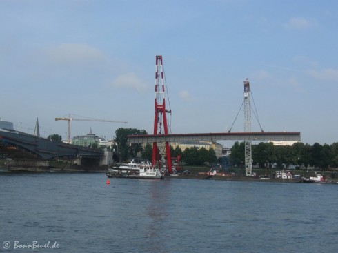 Schwimmkräne Stahlträger am Haken - 23.06.09 (08:00)