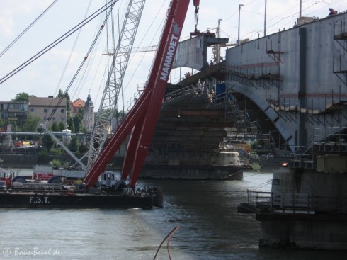 Mittelstück Nordseite Kennedybrücke - Stahlträger (12:00 Uhr)