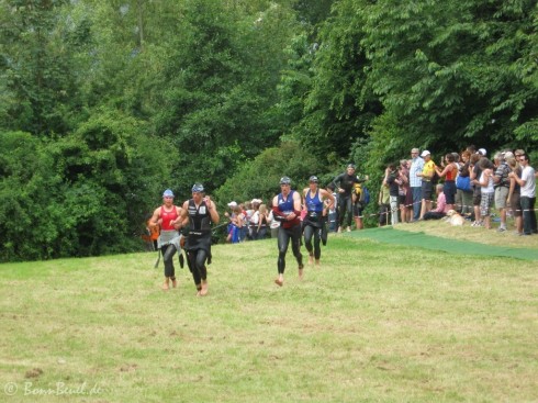 19. Bonn Triathlon: weitere Schwimmer aus der Spitzengruppe