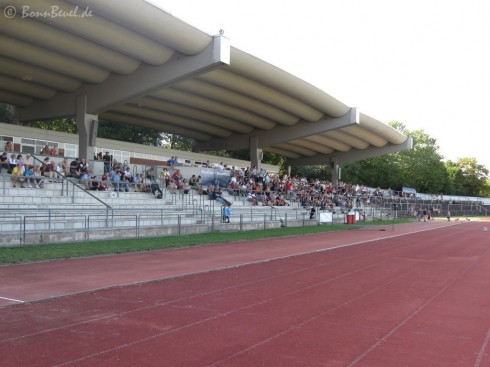 Haupttribüne Stadion Pennefeld - Gamecocks vs. Eagles - 22.08.09