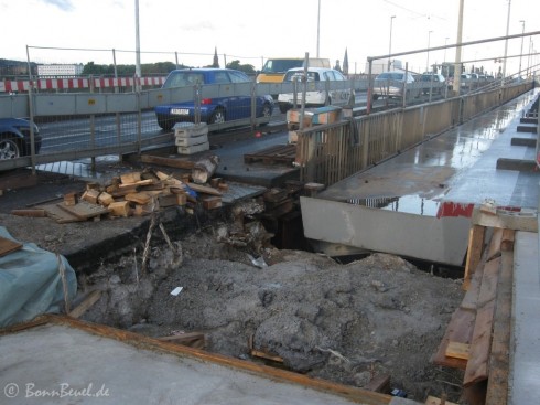 Kennedybrücke Übergang zwischen Brücke und Brückenkopf & neue Brücke