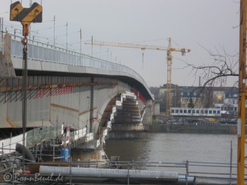 Kennedybrücke Südseite: Blick nach Beuel - 16.12.09