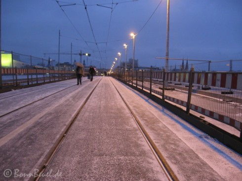 Schnee auf der Kennedybrücke, Blickrichtung Bonn (Oper) Januar '10