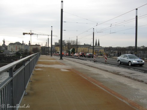 Kennedybrücke fast fertig